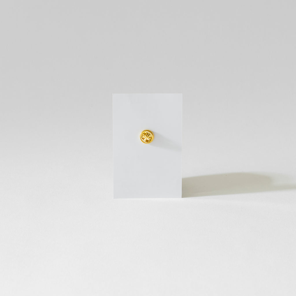 Queer Britain Be Seen Badge